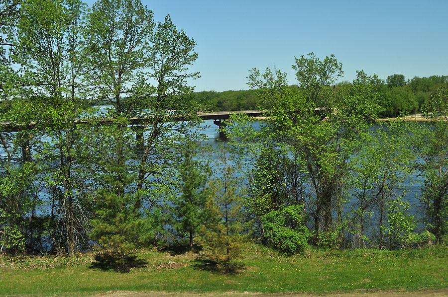 taliesin-wisconsin-river.jpg 264.2 KB